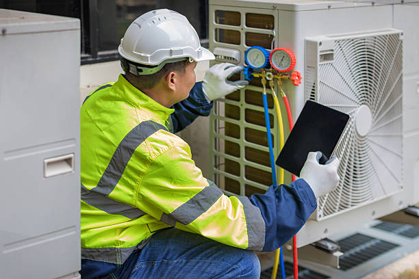 Professional Hvac technician working in Davis, OK